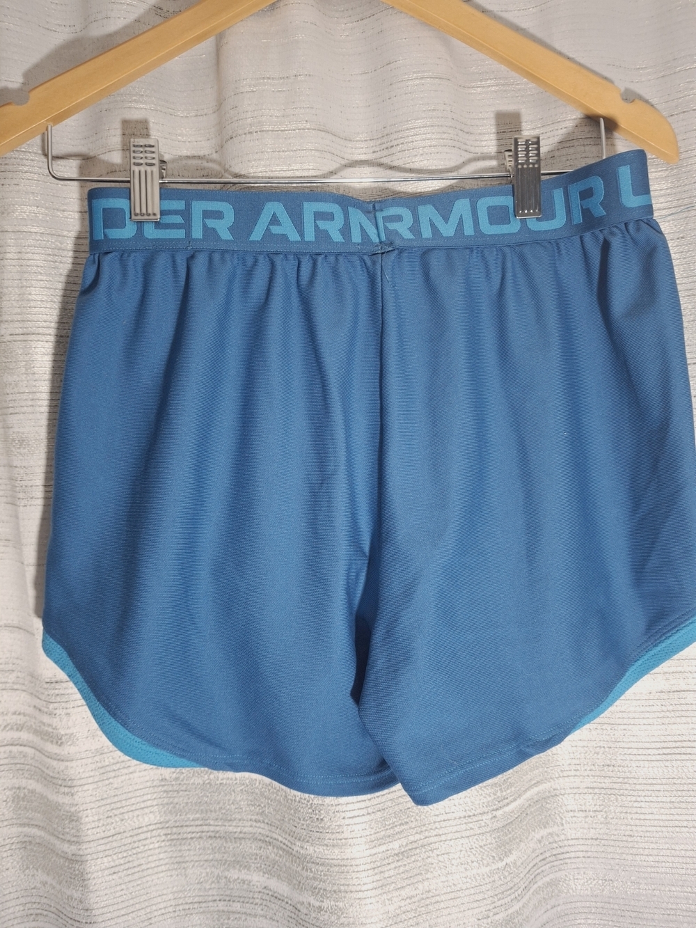 Under Armour Women's Blue Athletic Shorts Medium - Picture 4 of 4